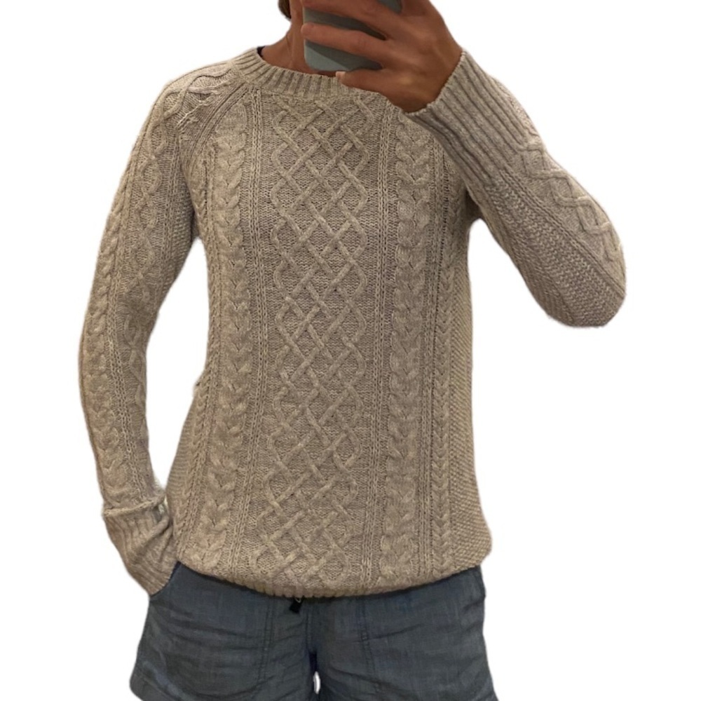 Gap 100% cotton gray sweater. Size Xs . New. No tags